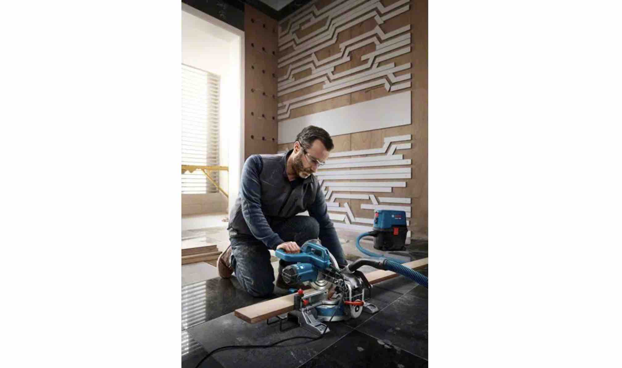 Piła ukośnica z posuwem - jaką wybrać? Jaka ukośnica do 1000 zł?