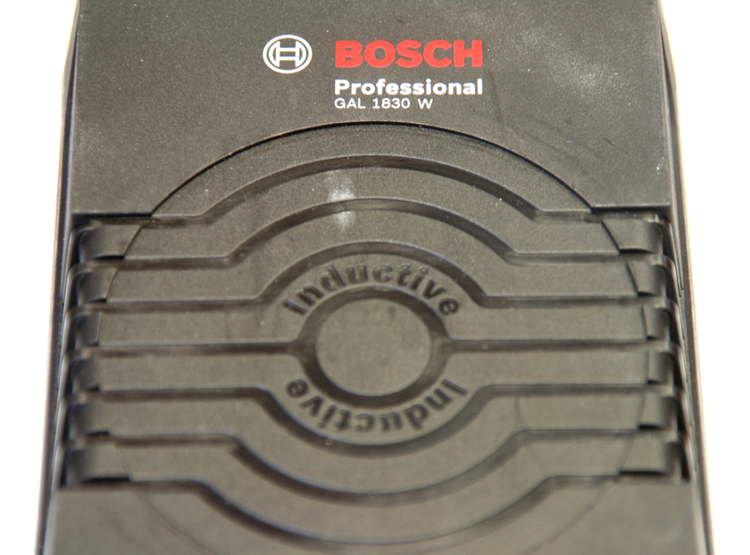 Prezentacja ładowarki indukcyjnej Bosch Wireless