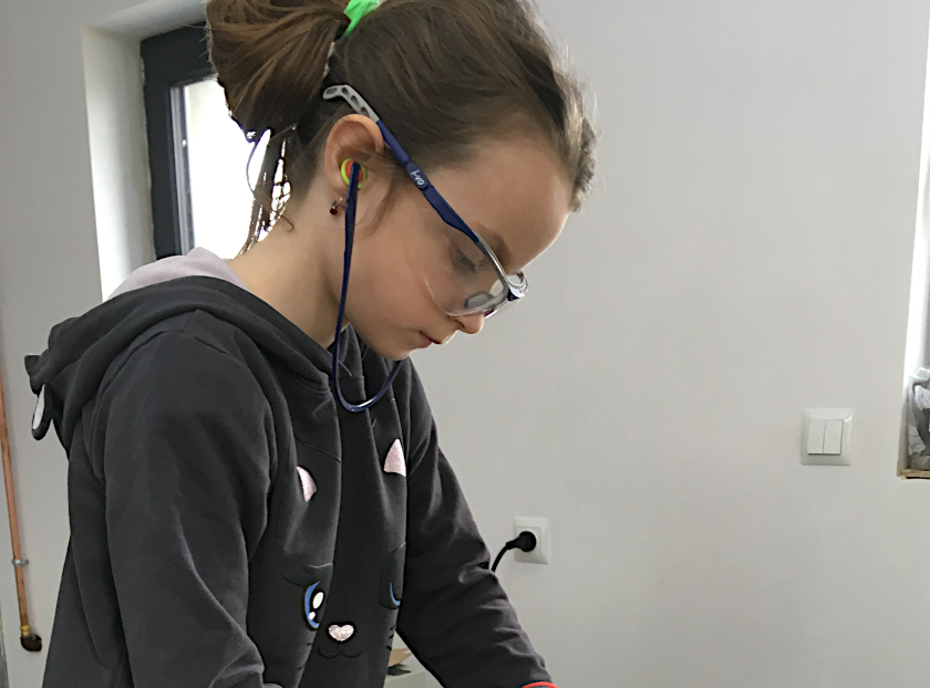 Dziecko w warsztacie