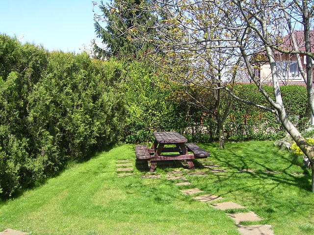 Jak zrobić stół ogrodowy na lata?
