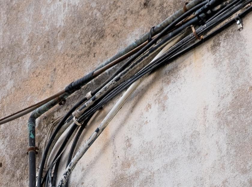 Wykrywacz przewodów i kabli - jaki wybrać?